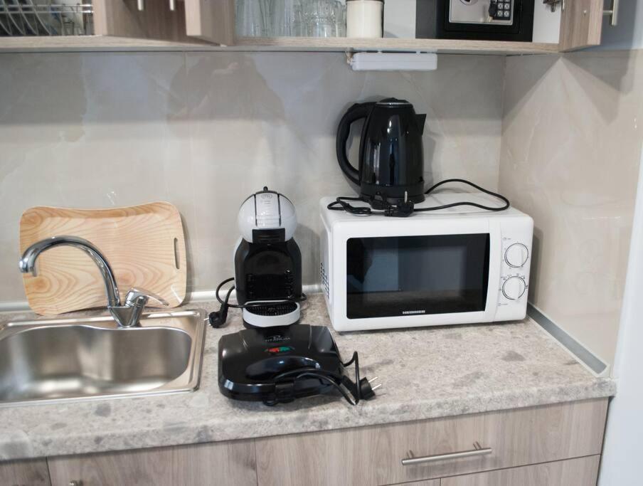 Mina's Spacious : June '23 Renovated Appartement